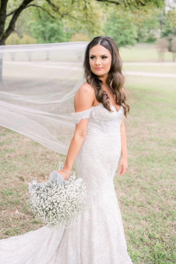 Bridal photos aoutside for wedding day.