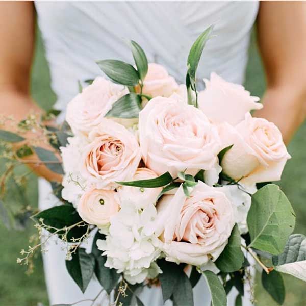 Beautiful bouquet of pink roses